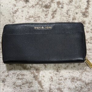 ✨ Michael Kors Jet Set Large Pebbled Leather Wallet - Classic Black-12 card slot